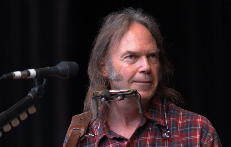 Biografía de Neil Young